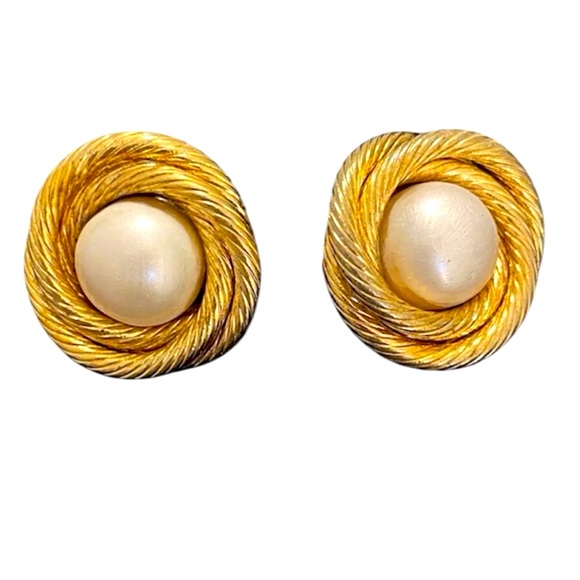 💎CHANEL 24kt Gold Plated Pearl Earrings - Picture 1 of 4